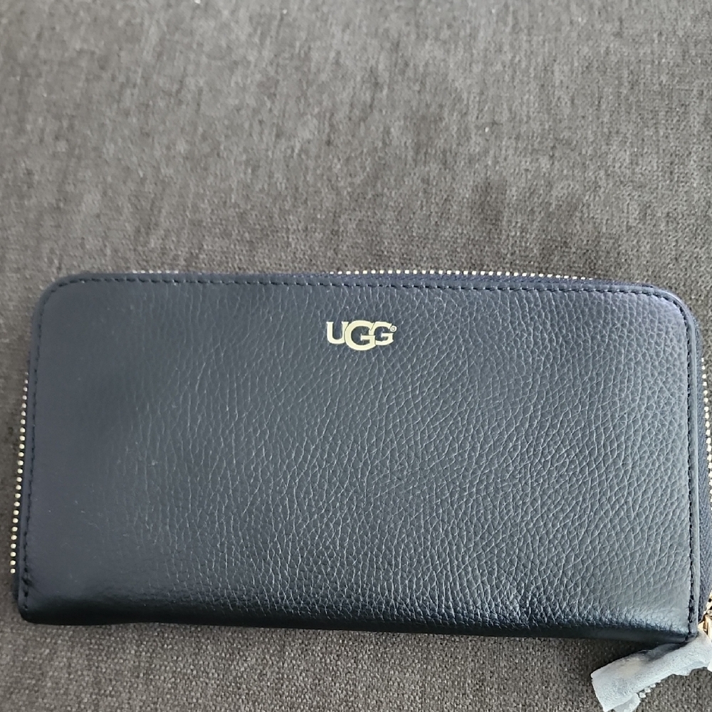 Ugg Zip Wallet